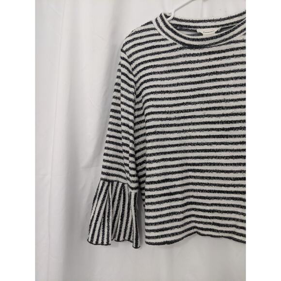 NWOT! URBAN ROMANTICS! WHITE, BLACK BELL SLEEVE NUBBY TEXTURE CROP TOP! SZ L - Picture 5 of 8